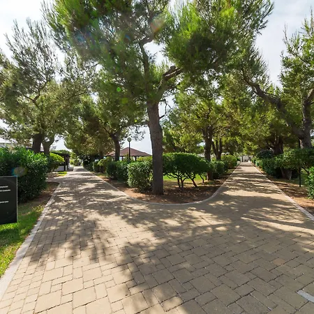 Ξενοδοχείο με διαμερίσματα Nicolaus Club Alimini Smile